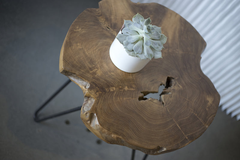 Natura Hairpin Round Accent Table